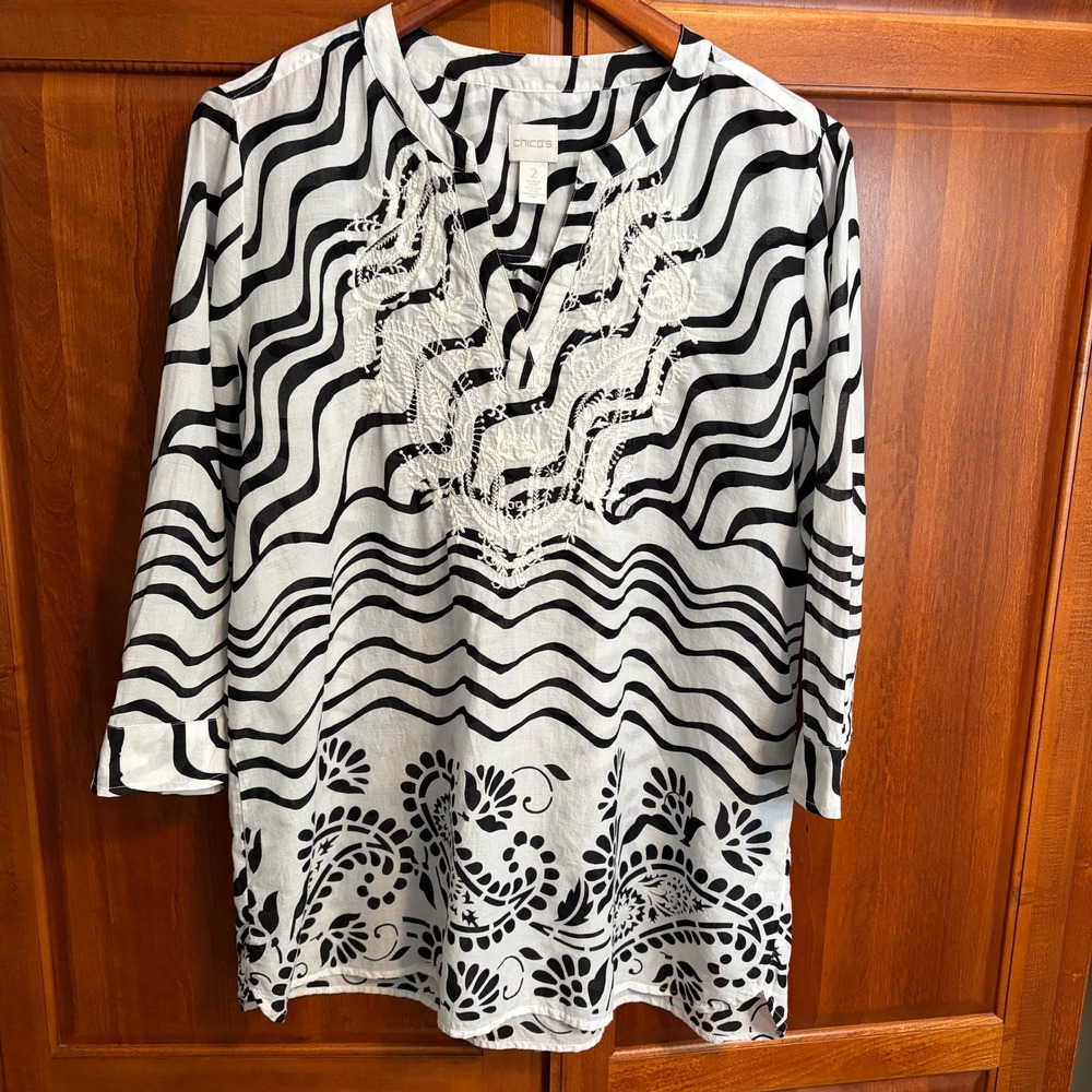 Chicos Black White Wavy Print Embroidered Split Neck Tunic Top chicos 2/size L